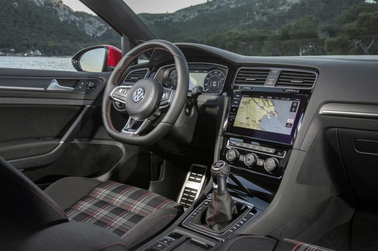 Volkswagen Golf GTI 1976-2020: la storia nelle immagini
