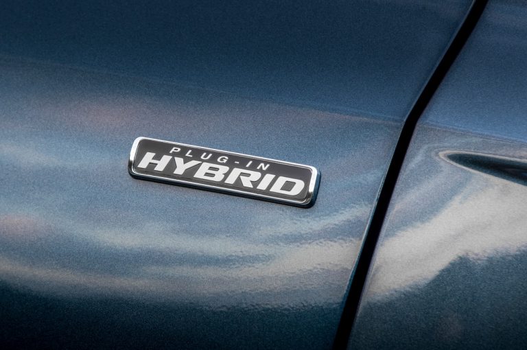 Ford Kuga 2020: immagini ufficiali