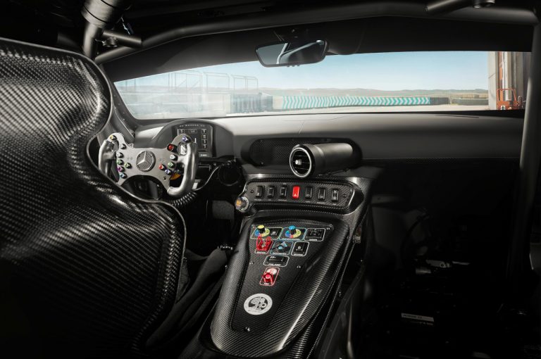 Mercedes-AMG GT4 2020: immagini ufficiali