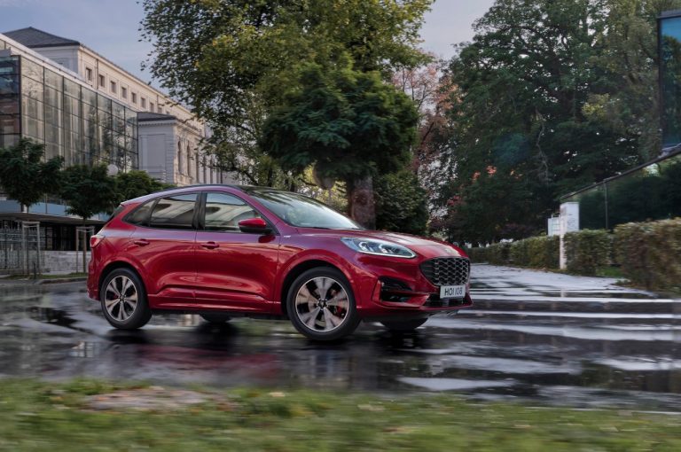 Ford Kuga 2020: immagini ufficiali