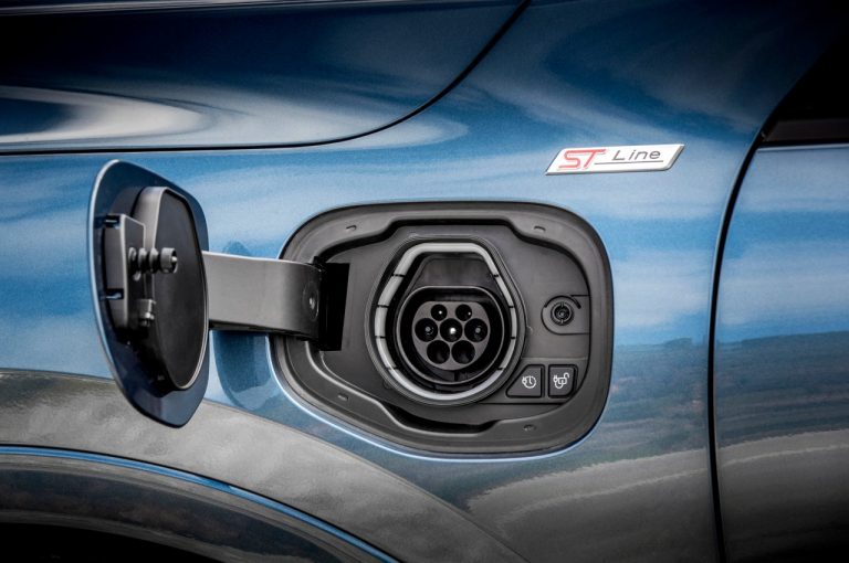 Ford Kuga 2020: immagini ufficiali