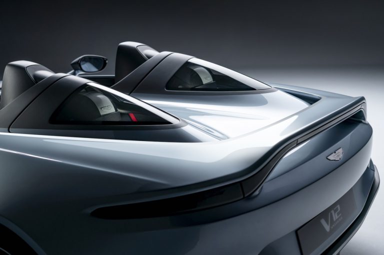 Aston Martin V12 Speedster 2020: nuove immagini ufficiali