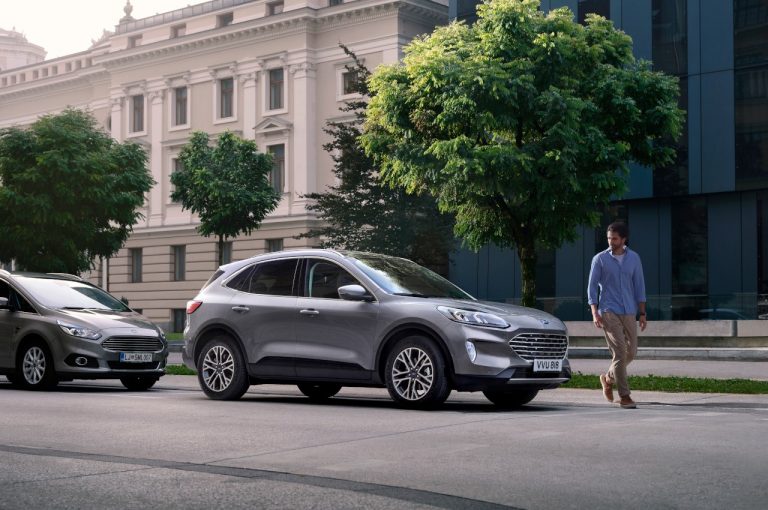 Ford Kuga 2020: immagini ufficiali