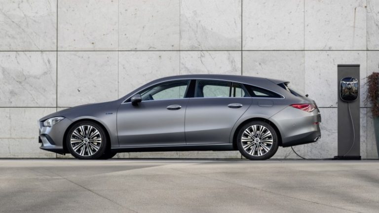 Mercedes CLA e GLA ibride plug-in: immagini ufficiali