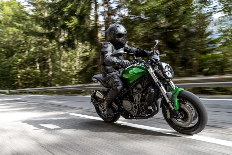 Benelli 752S: le immagini ufficiali