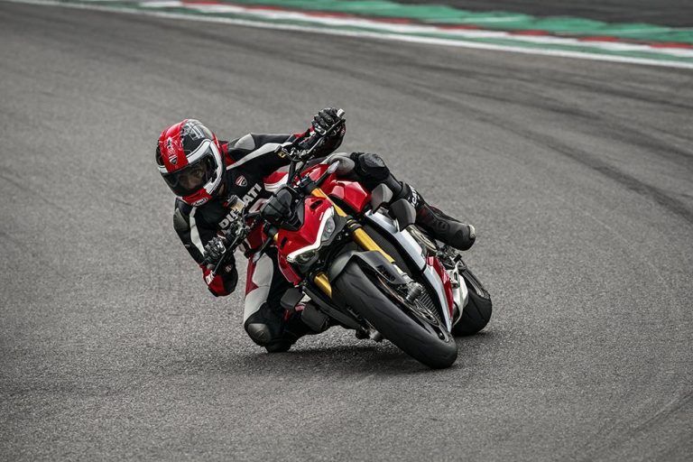 Ducati Streetfighter V4: immagini ufficiali