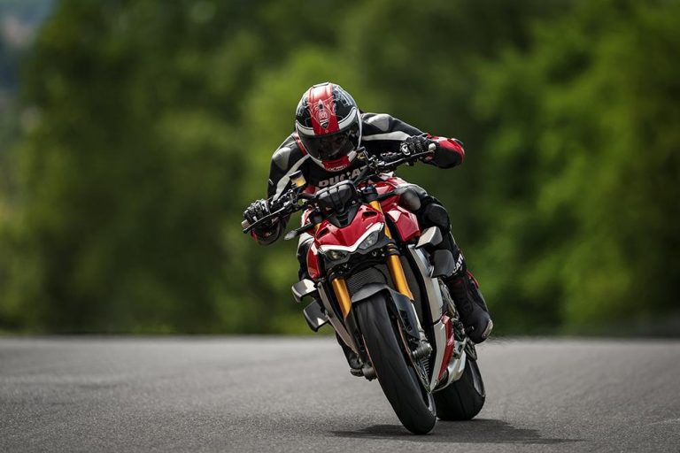 Ducati Streetfighter V4: immagini ufficiali