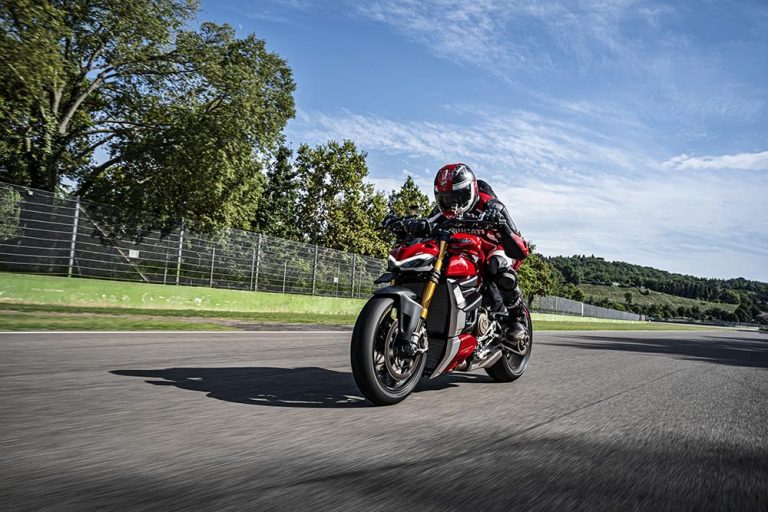 Ducati Streetfighter V4: immagini ufficiali