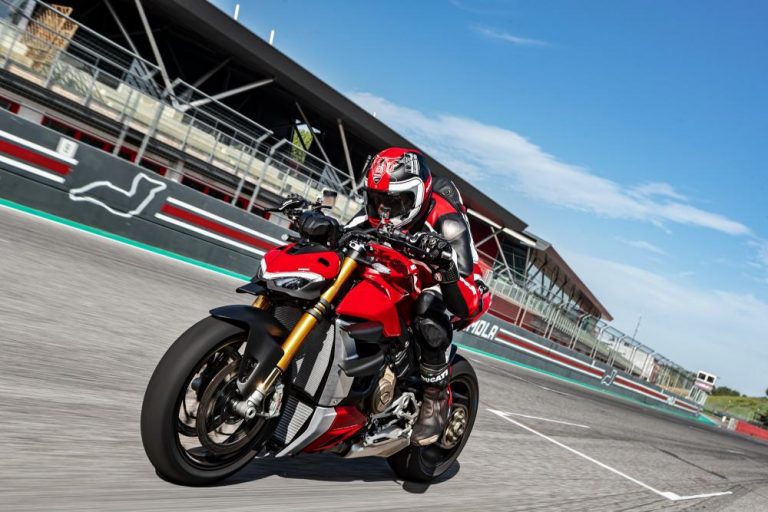 Ducati Streetfighter V4: immagini ufficiali