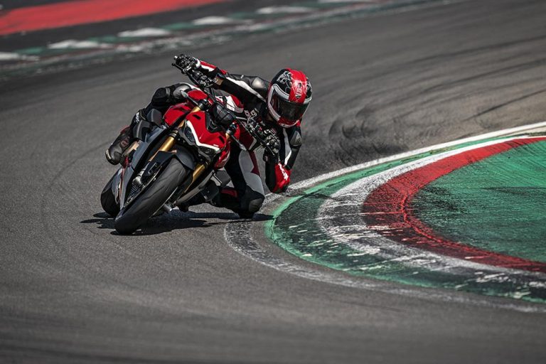 Ducati Streetfighter V4: immagini ufficiali