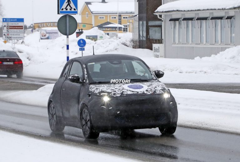 Nuova Fiat 500e: foto spia
