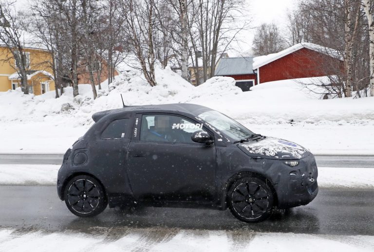 Nuova Fiat 500e: foto spia