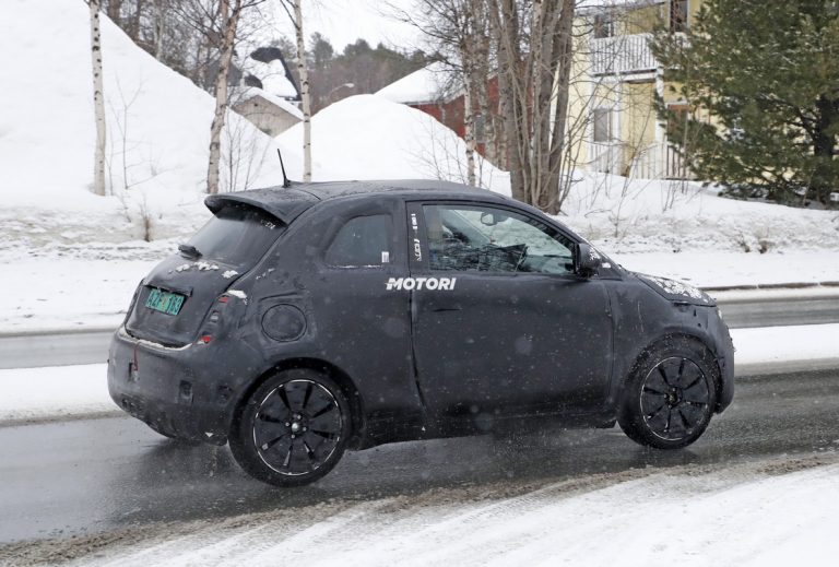 Nuova Fiat 500e: foto spia