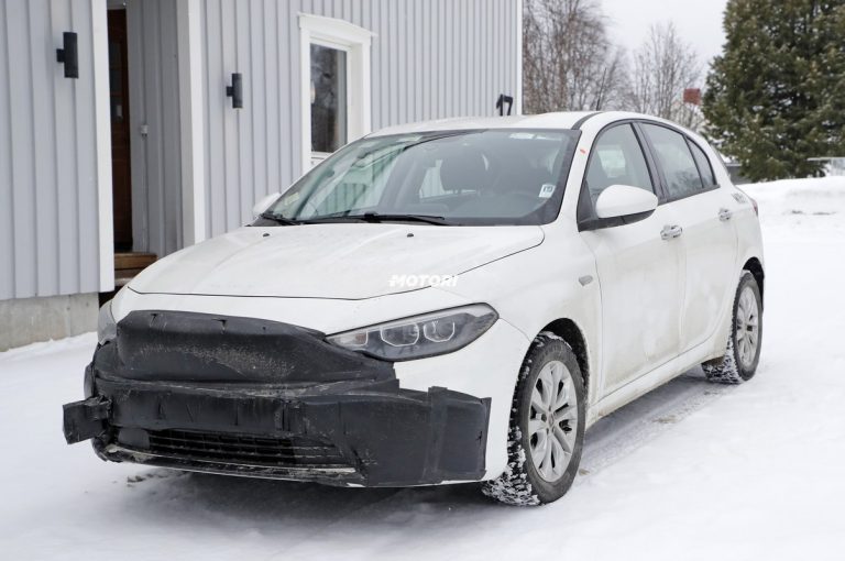 Fiat Tipo restyling: le foto spia