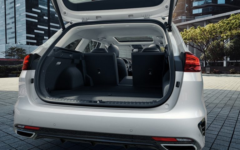 Kia XCeed e CEED Sportswagon Plug-in Hybrid: immagini ufficiali