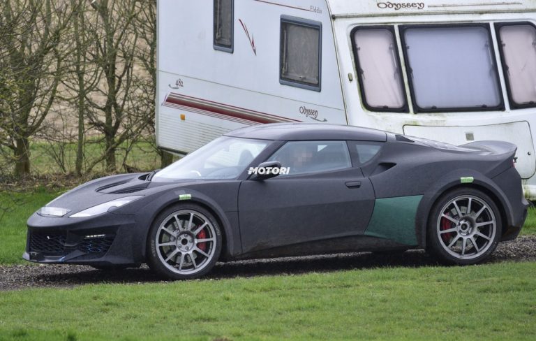 Nuova Lotus Esprit: le foto spia