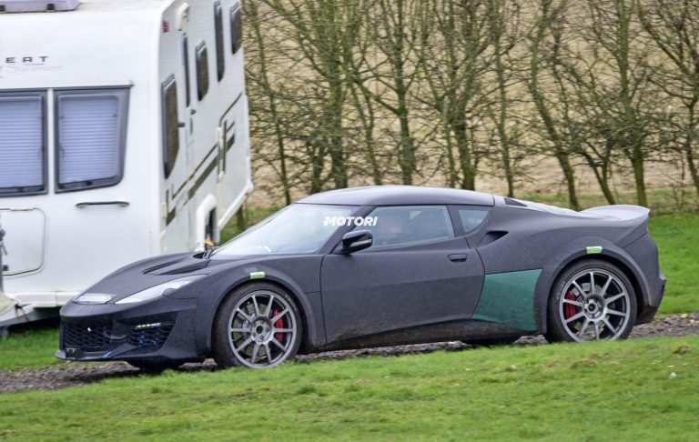 Nuova Lotus Esprit: le foto spia