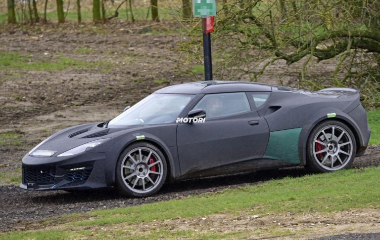 Nuova Lotus Esprit: le foto spia