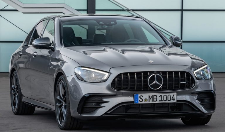 Mercedes-AMG E 53 e E 53 Wagon: immagini ufficiali