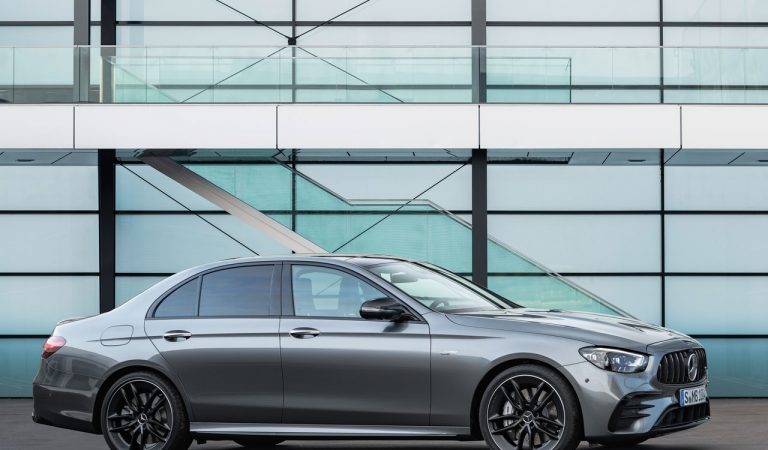 Mercedes-AMG E 53 e E 53 Wagon: immagini ufficiali