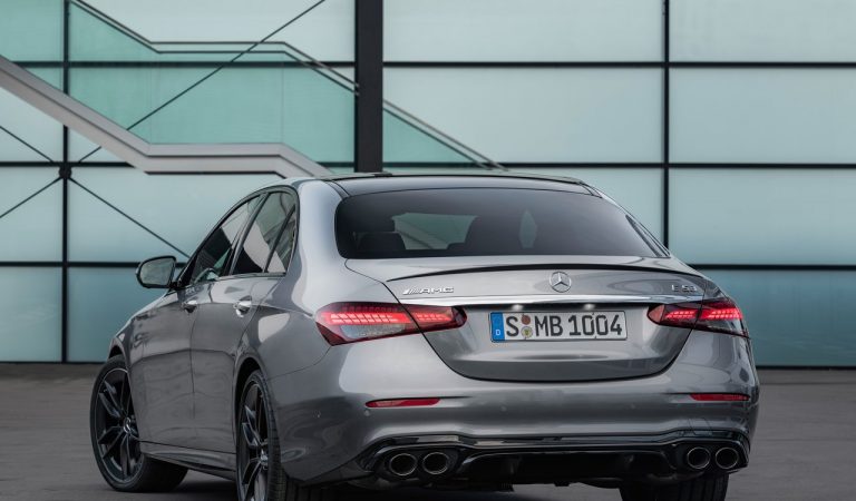Mercedes-AMG E 53 e E 53 Wagon: immagini ufficiali