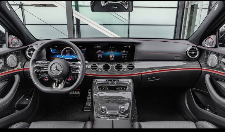 Mercedes-AMG E 53 e E 53 Wagon: immagini ufficiali