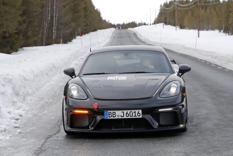 Porsche Cayman GT4 RS: le foto spia