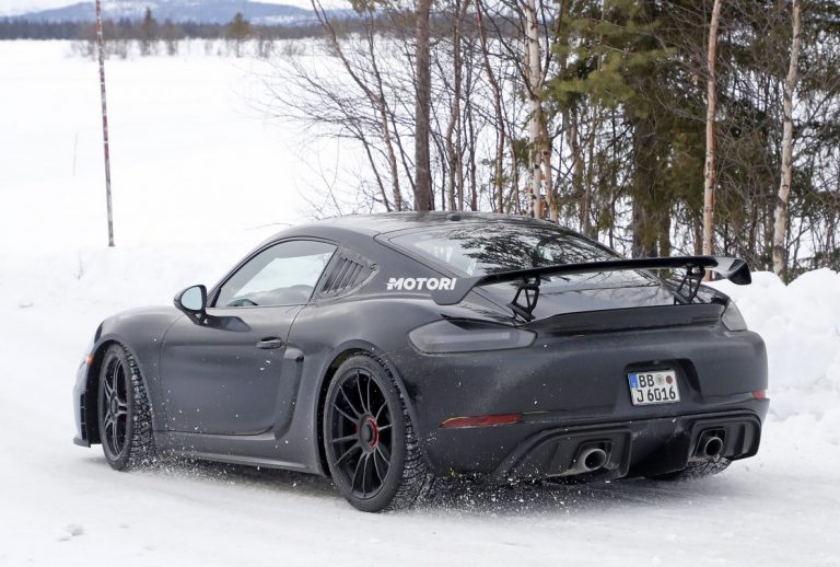 Porsche Cayman GT4 RS: le foto spia
