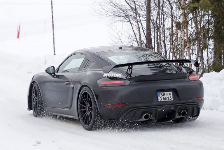 Porsche Cayman GT4 RS: le foto spia