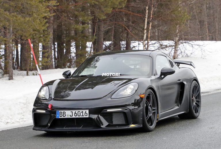 Porsche Cayman GT4 RS: le foto spia
