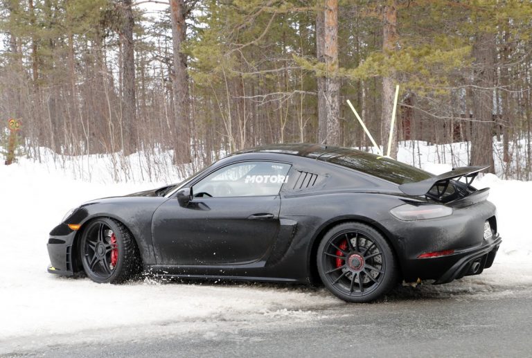 Porsche Cayman GT4 RS: le foto spia