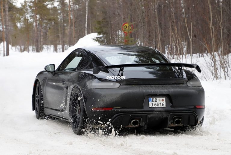 Porsche Cayman GT4 RS: le foto spia