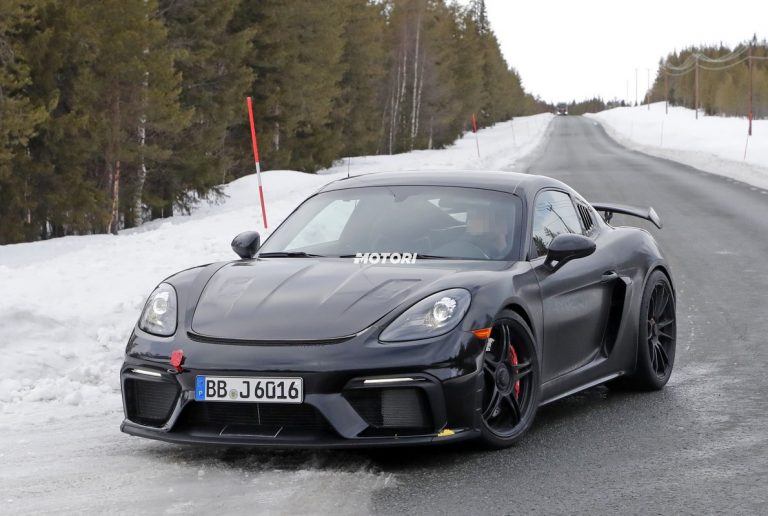 Porsche Cayman GT4 RS: le foto spia