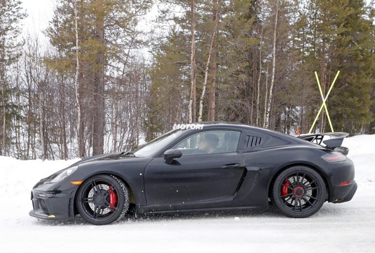 Porsche Cayman GT4 RS: le foto spia