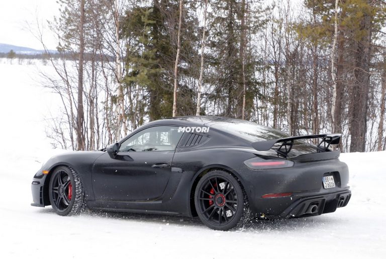 Porsche Cayman GT4 RS: le foto spia