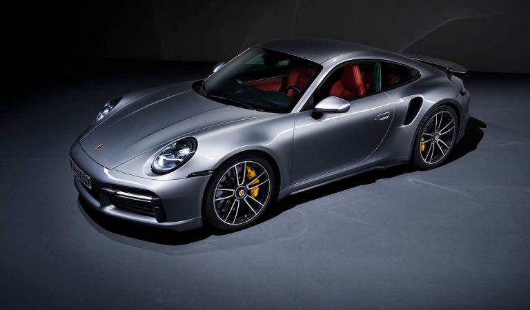 Nuova Porsche 911 Turbo S: immagini ufficiali