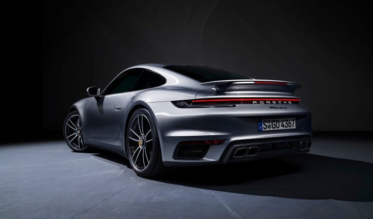 Nuova Porsche 911 Turbo S: immagini ufficiali
