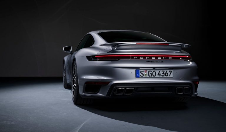 Nuova Porsche 911 Turbo S: immagini ufficiali
