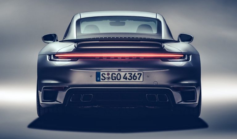 Nuova Porsche 911 Turbo S: immagini ufficiali