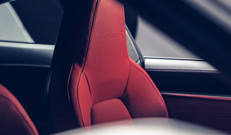 Nuova Porsche 911 Turbo S: immagini ufficiali