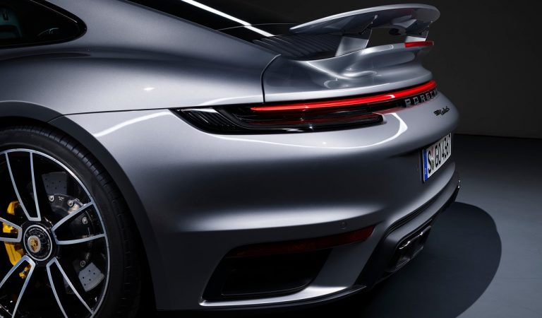 Nuova Porsche 911 Turbo S: immagini ufficiali