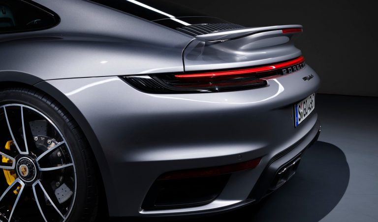 Nuova Porsche 911 Turbo S: immagini ufficiali
