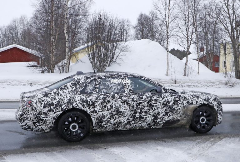 Rolls-Royce Ghost, foto spia della nuova generazione