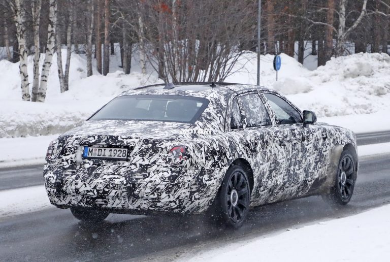 Rolls-Royce Ghost, foto spia della nuova generazione