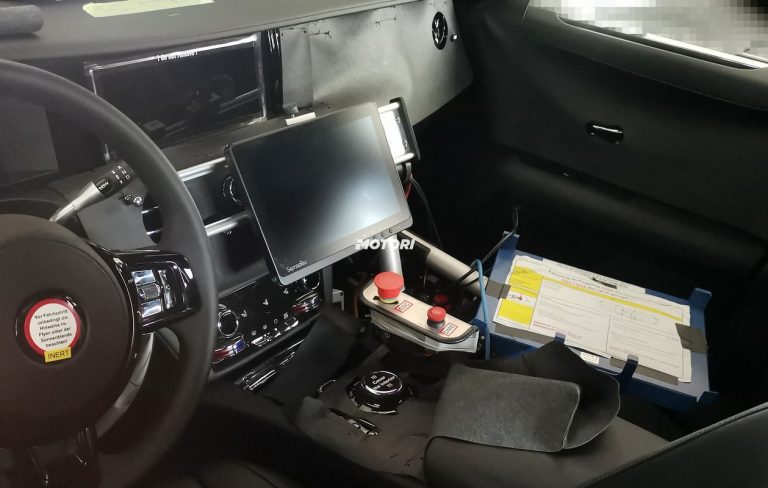 Rolls-Royce Ghost, foto spia della nuova generazione