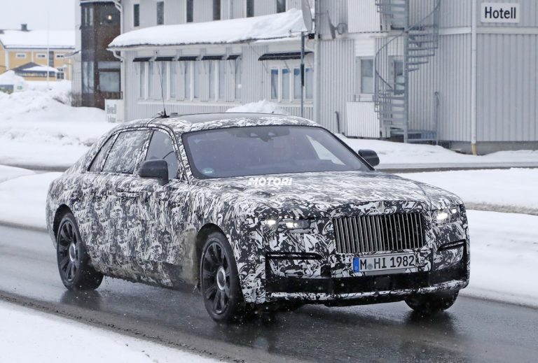 Rolls-Royce Ghost, foto spia della nuova generazione