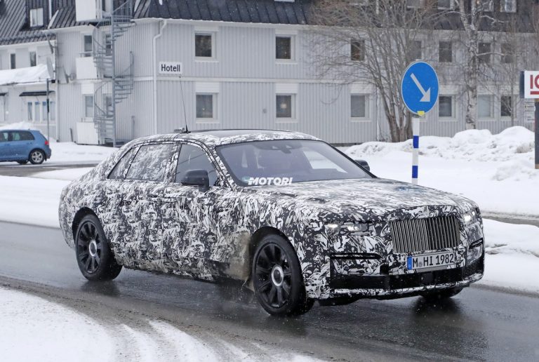 Rolls-Royce Ghost, foto spia della nuova generazione