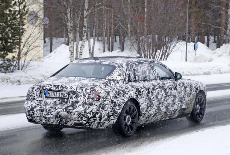 Rolls-Royce Ghost, foto spia della nuova generazione