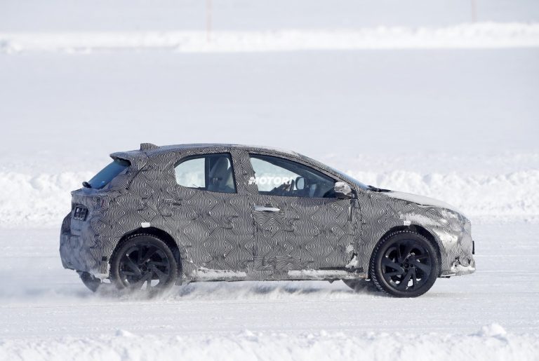 Toyota B-SUV: le foto spia