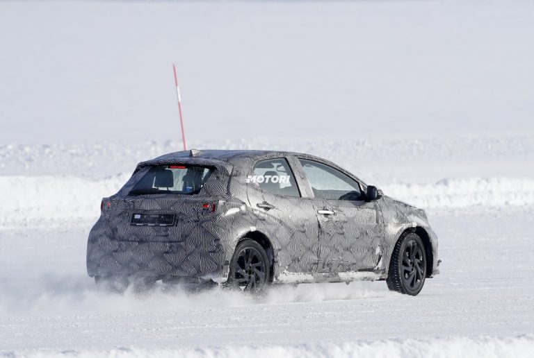 Toyota B-SUV: le foto spia